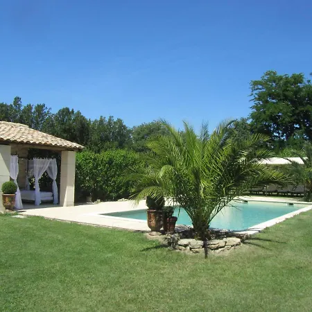 Holiday home Maison Provencal Avec Piscine Cavaillon